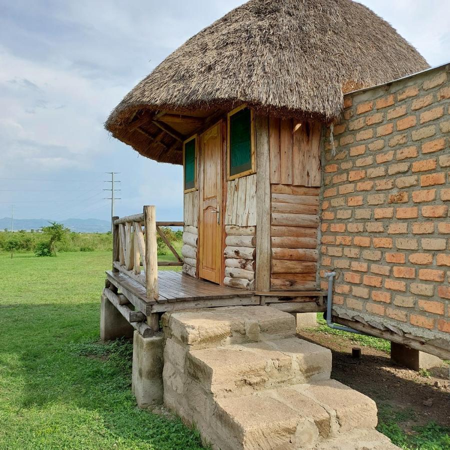 Songbird Safari Lodge & Campsite Katunguru Exterior photo